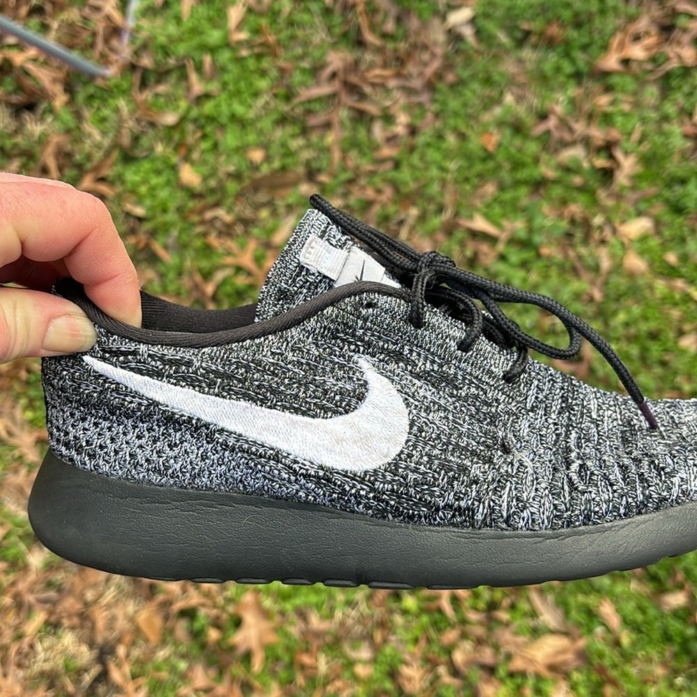 Nike - Picture 3 of 3
